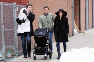 Bethenny Frankel, Jason Spitz & Jason Hoppy with daughter Bryn