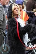 Pregnant Jane Krakowski dresses as a dog while filming 30 Rock