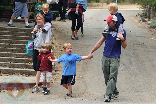 Julie Bowen and Scott Phillips with their sons on Mother's Day