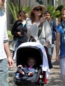 Amy Adams with daughter Aviana