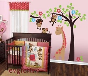 Evgie - Monkeys on the tree with giraffe jungle gym
