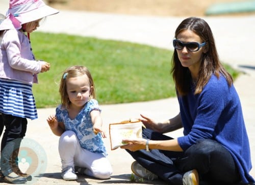 Jennifer Garner and Seraphina At The Park