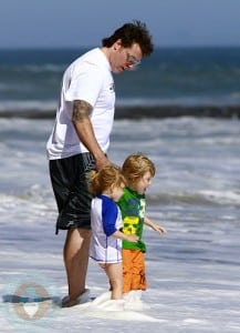 Dean McDermott and kids Liam and Stella at the beach