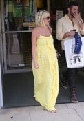A pregnant Tori Spelling shopping in LA