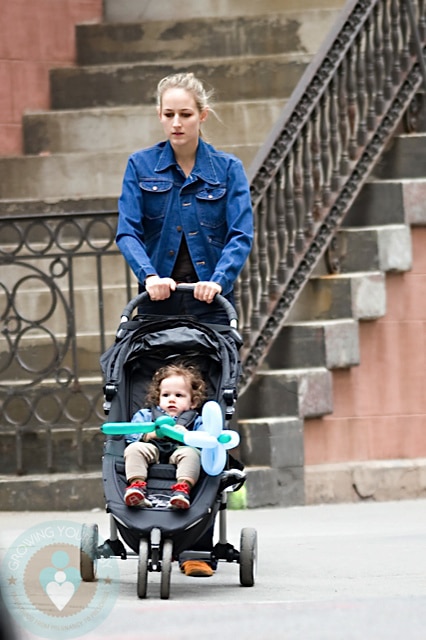 Leelee Sobieski and her daughter Louisanna Ray Kimmel