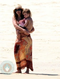 A pregnant Jessica Alba in Mexico with daughter Honor