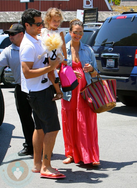 A Pregnant Jessica Alba, Cash Warren and Honor Warren