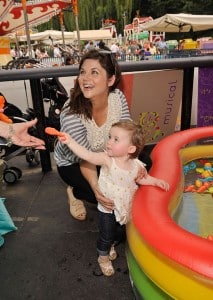 Tiffani Thiessen with daughter Harper