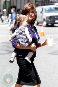 Tiffani Thiessen and daughter Harper Smith on the White Collar set