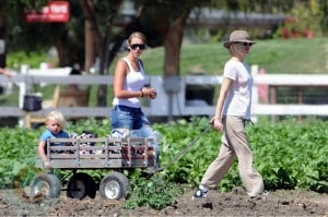 Gwen Stefani with son Zuma Rossdale at Underwood Farms in LA