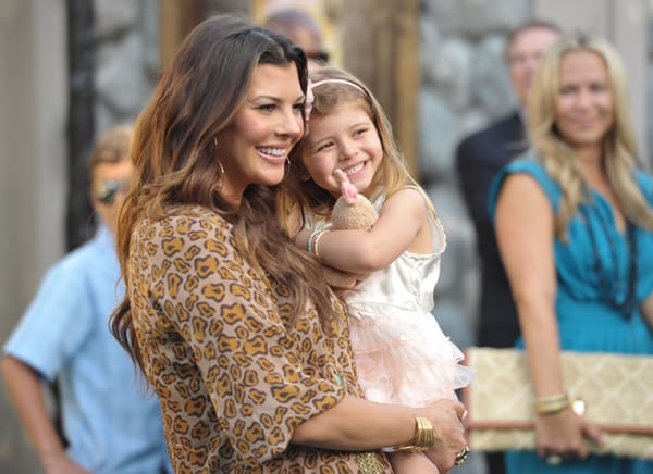 Ali Landry and daughter Estella At Zookeeper premiere