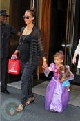 A pregnant Jessica Alba with her daughter Honor