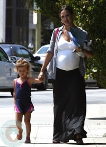 Jessica Alba on the school run