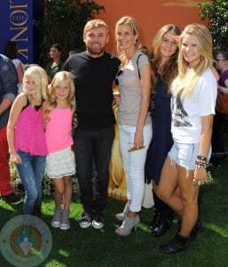 Rick Schroder with his wife Andrea Bernard and their 4 kids Cambrie and Faith