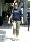 A newly pregnant Jennifer Garner Running Errands