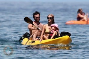 Alessandra Ambrosio Jamie Mazur and daughter Anja kayak in Maui
