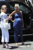 A pregnant Tori Spelling out with her mom Candy