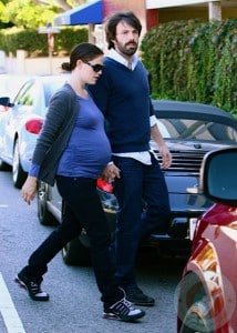 Ben Affleck and his very pregnant wife Jennifer Garner enjoy lunch in Brentwood