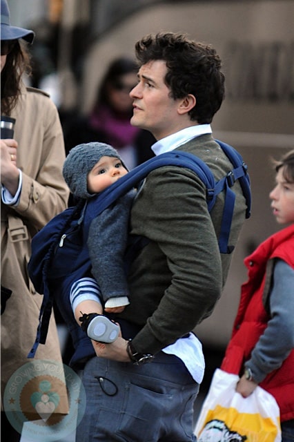 Orlando Bloom toting Flynn in NYC