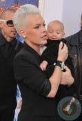 Carey Hart and Pink with daughter Willow @Happy Feet Premiere 2