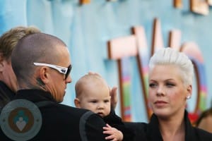 Carey Hart and Pink with daughter Willow @Happy Feet Premiere