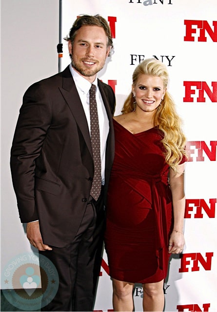 Pregnant Jessica Simpson and Eric Johnson on the red carpet in NYC