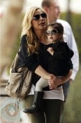 Sarah Michelle Gellar shops with daughter Charlotte in LA