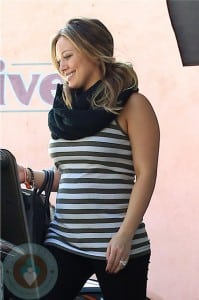 Pregnancy Hilary Duff leaving Yoga