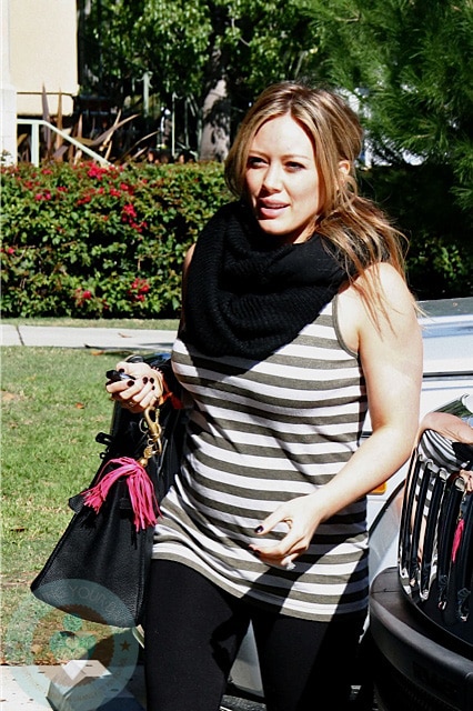 Pregnancy Hilary Duff leaving Yoga