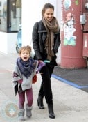 Jessica Alba and Honor Warren Christmas Shopping