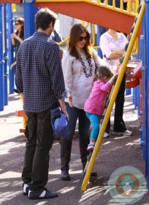 Alyson Hannigan & Alexis Denisoff with daughter Satyana @ the market