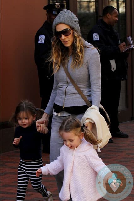 Sarah Jessica Parker with her twins Marion and Loretta - 2