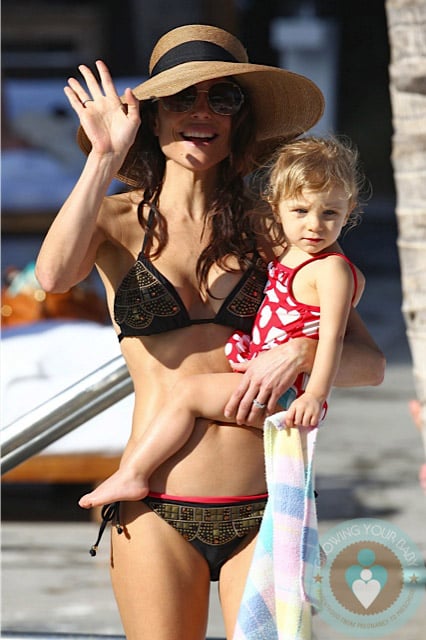 Bethenny Frankel & daughter Brynn poolside in Miami