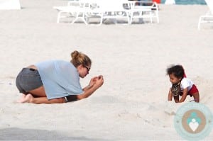 Doutzen Kroes & her son Phyllon @ the beach in Miami