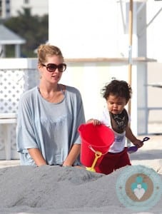 Doutzen Kroes & son Phyllon at the beach in Miami