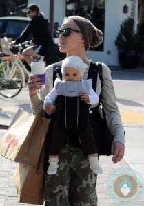 Pink and daughter Willow shopping in La