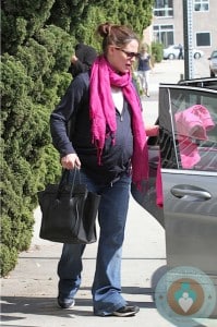 Pregnant Jennifer Garner at ballet with daughters Violet & Seraphina