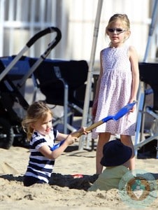 Seraphina and Violet Affleck at the beach