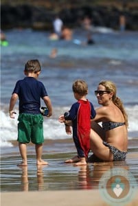 Sheryl Crow with sons Wyatt and Levi in Hawaii