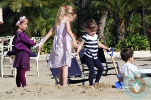 Violet and Seraphina Affleck play at the beach in Santa Monica