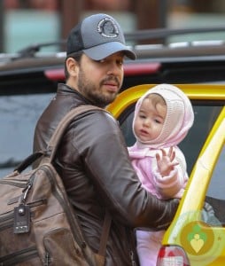 David Blaine and his daughter in NYC