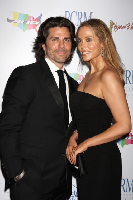 Elizabeth Berkley and husband Greg Lauren