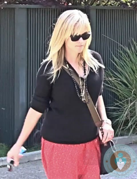 pregnant Reese Witherspoon out in LA