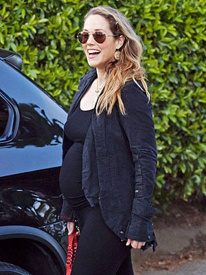 pregnant elizabeth berkley