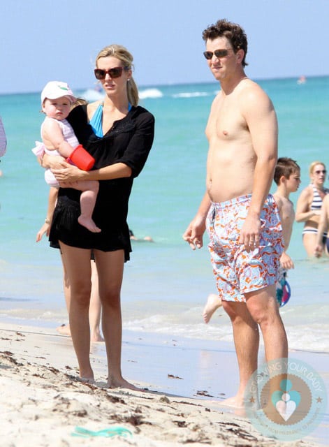 Eli Manning, Abby McGrew, Ava Manning in Miami