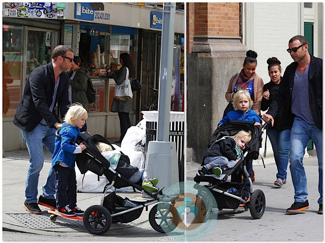 Liev Schreiber, Sasha Schreiber, Sammy Schreiber SoHo Mountain Buggy