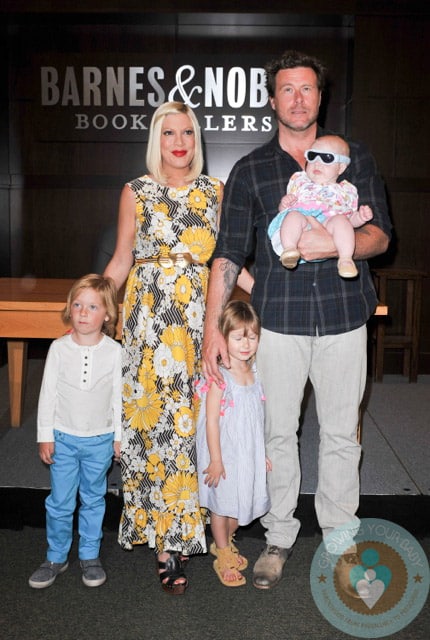 Tori Spelling, Dean McDermott, Hattie McDermott, Stella McDermott, Liam McDermott Barnes Noble