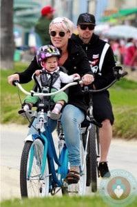 Pink Alecia Moore, Willow Hart, Carey Hart Mothers Day bike ride Venice Beach