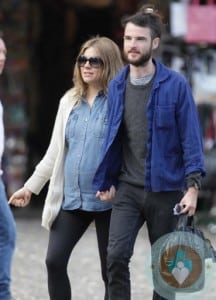 Pregnant Sienna Miller with boyfriend Tom Sturridge in Portofino-Italy