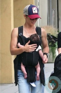 Jillian Michaels, son Phoenix, Baby Bjorn